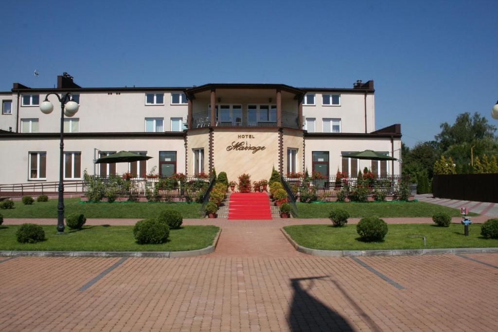 Hotel Mariage Влощова Экстерьер фото