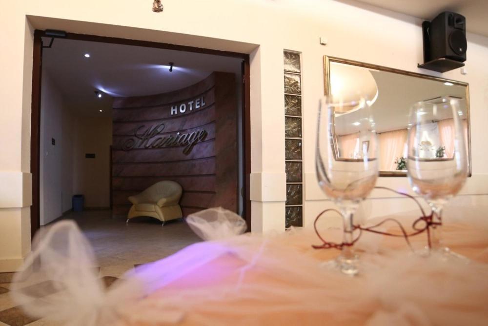 Hotel Mariage Влощова Экстерьер фото
